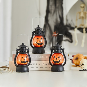Lanterne LED vintage en forme de citrouille pour Halloween et Thanksgiving, lampe à main Dracula réutilisable pour créer une ambiance festive - Product Image 2