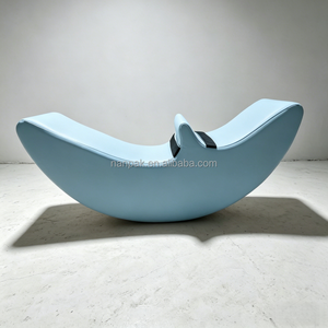 Equipo de juego suave con diseño de columpio luna y pasamanos - Gimnasio sensorial para interiores/exteriores, ideal para cafeterías de juegos, centros comerciales y alquiler para fiestas - Product Image 3