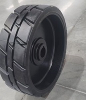 Nouvelle roue de construction Huanghe anti-crevaison 13*4 en PU massif 327mm x 103mm 16kg avec jante en acier et roulement à billes pour nacelle élévatrice à ciseaux