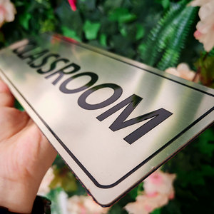 Panneau <span class=keywords><strong>de</strong></span> <span class=keywords><strong>classe</strong></span> en acier inoxydable brossé pour le personnel <span class=keywords><strong>de</strong></span> bureau - Product Image 3