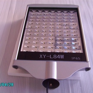 Lampadaire solaire LED en alliage d'aluminium, type III, télécommande, garantie 5 ans, pour autoroute et aménagement paysager - Product Image 4
