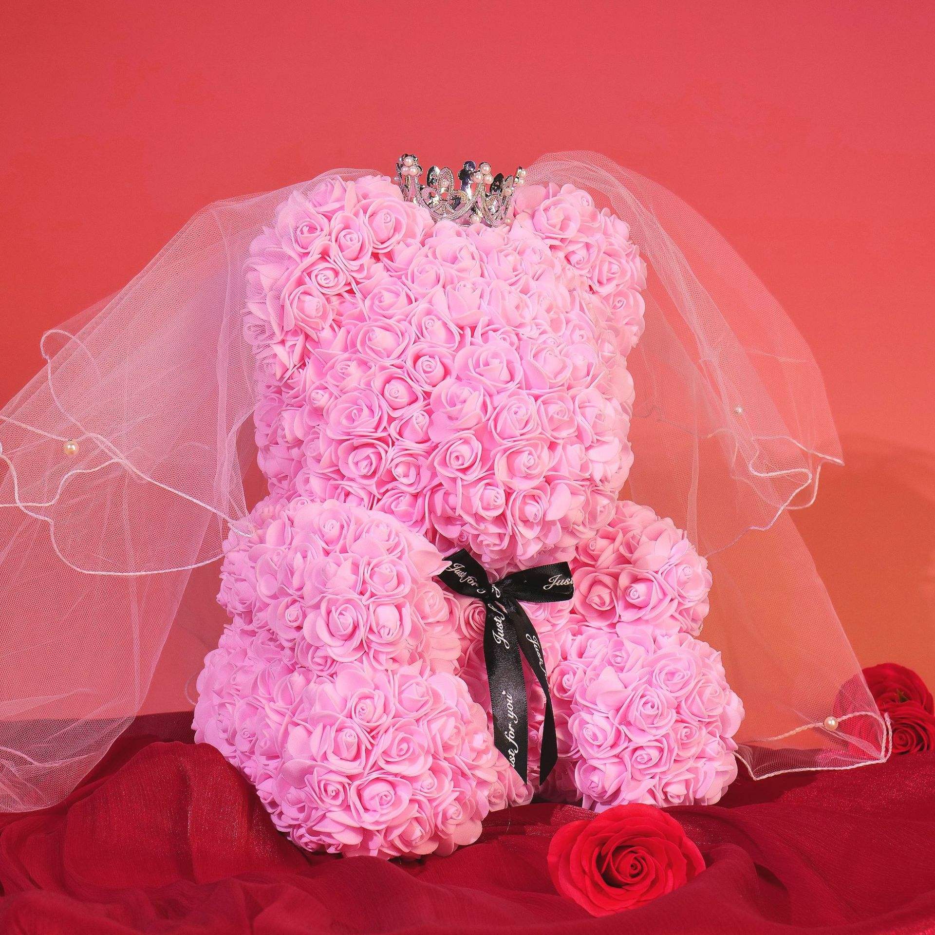 หมีดอกกุหลาบสีชมพูอ่อน