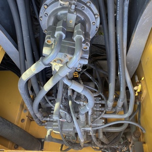 Excavatrice sur chenilles d'occasion VOLVO EC210BLC, idéale pour les projets de travaux lourds - Product Image 2