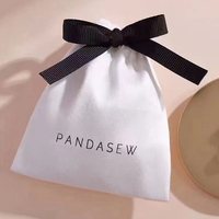 Sacs de voyage en cuir à bijoux LOGO personnalisé Pochette à anneaux portable avec cordon de serrage Sac cadeau en velours pelucheux Emballage pour collier et bracelet
