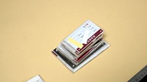 Étagère de présentation en acrylique pour supermarché avec porte-étiquettes de prix et porte-documents pour vêtements, épicerie et stockage alimentaire - Product Image 2