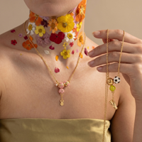 Collier de luxe plaqué or avec breloque ballon de sport, pendentif trophée de football, rugby, baskets – Cadeau pour femme athlète, événement d'équipe