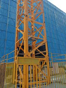 Grúa Torre Zoomlion al Mejor Precio, Nueva, de Alta Calidad, Capacidad de Carga de 10 Toneladas, Motor de Alta Eficiencia, Control Remoto, Altura Máxima de 200 m - Product Image 5