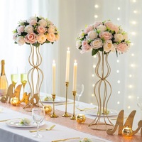 Support à fleurs en fer doré de luxe européen, centre de table de mariage et décoration de fête, support à fleurs avec un design élégant en spirale