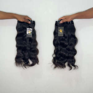 Extensiones de Cabello Natural Ondulado al Por Mayor, Cabello Humano Indio Virgen Ondulado sin Procesar con Cutícula Alineada - Product Image 2