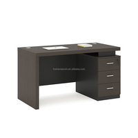 Bureau modulaire moderne pour une place Bureau de travail Mobilier extensible et durable avec design orienté vers le mur et caractéristiques de rangement