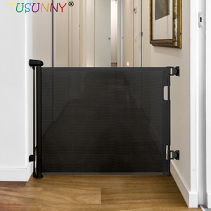 Barrière de sécurité pour bébé en maille robuste, design adapté aux bébés, rétractable, multifonctionnelle, pour porte et cuisine - Product Image 3