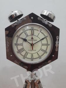 Horloge de table trépied en bois vintage Horloge murale décorative à collectionner Mouvement à quartz Design art déco Affichage à l'aiguille Décor à la maison - Product Image 3