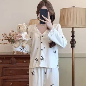 بيجامات نسائية كورية أنيقة بنقشة فيونكة لطيفة، نوم بلمسة أميرات مع دانتيل وتطريز على شكل كارديجان - Product Image 4
