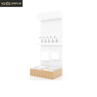 Présentoir vertical pour salle de bain, support multi-niveaux autoportant pour robinetterie et articles sanitaires, avec base en grain de bois blanc personnalisable