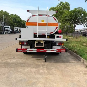 Isuzuu 5000 litros camiones <span class=keywords><strong>de</strong></span> combustible <span class=keywords><strong>4x4</strong></span> aceite diesel cisterna repostaje camión cisterna con marca japonesa - Product Image 4
