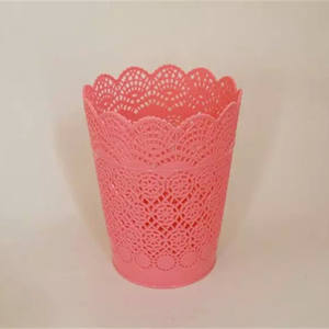 <span class=keywords><strong>Mini</strong></span> <span class=keywords><strong>Cestino</strong></span> Portarifiuti da Auto in Pizzo Semi-Forato Creativo da Scrivania Piccolo Contenitore Portaoggetti - Product Image 1