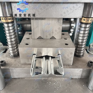 Máquina Automática de Alta Resistencia para Formar Columnas de Estantes en Forma de V con PLC y Caja de Cambios - Product Image 3
