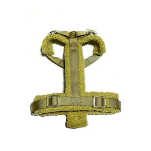 Arnés para perro mascota oso de peluche suave y esponjoso cómodo ligero ajustable elegante de lujo con logotipo personalizado - Product Image 4