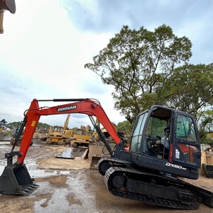 Excavatrice Doosan DX60-9C d'occasion, mini-pelleuse aux performances parfaites, excavatrice Doosan DX60 d'occasion de 6 tonnes prête à l'emploi - Product Image 1