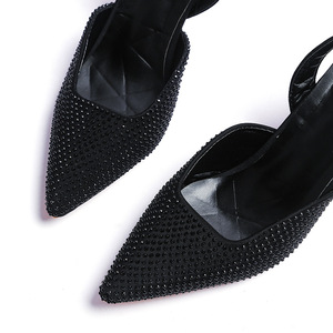 รองเท้าส้นสูงแบบส้นเข็มหัวปิด ดีไซน์โซ่เก๋ไก๋ แฟชั่นใหม่ล่าสุด ไซส์ใหญ่พิเศษ ไซส์ 43 สำหรับฤดูร้อน - Product Image 3