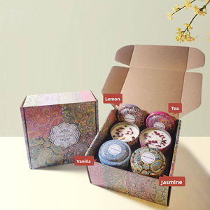 Ensemble cadeau Beeman de 4 bougies parfumées en cire de soja avec fleurs séchées, boîtes en étain faites à la main pour la Saint-Valentin et Diwali - Product Image 4