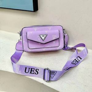 Nuevo Bolso Cuadrado Pequeño con Estampado de Letras Estilo Guesses, Bolso Bandolera Moderno de Gran Capacidad con Solapa - Product Image 4