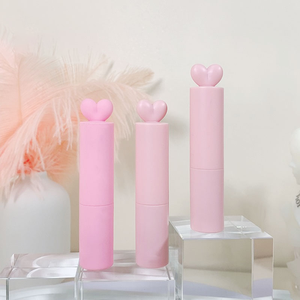 Thiết Kế Phổ Biến 4G Hình Trái Tim Rỗng Son Môi Ống Bao Bì Dễ Thương Lật <span class=keywords><strong>Top</strong></span> <span class=keywords><strong>Lip</strong></span> <span class=keywords><strong>Balm</strong></span> Ống Chapstick Son Môi Lỏng <span class=keywords><strong>Container</strong></span> - Product Image 1