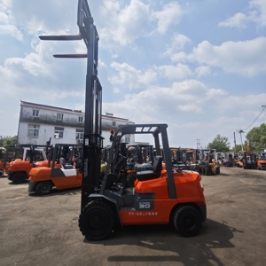 Chariot élévateur Toyota 30 d'occasion de haute qualité et haute efficacité, capacité de charge nominale de 3 tonnes, composant de pompe essentiel, à vendre à prix réduit - Product Image 4