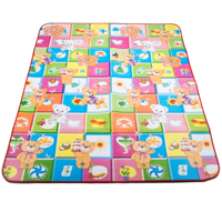 Tapis de jeu imperméable en forme de train en mousse EPE durable avec doublure en aluminium pour le temps du ventre et ramper
