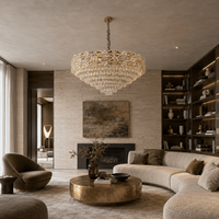 Collection de lustres floraux de luxe en cristal avec des feuilles en cristal sculptées, des accents floraux dorés et des pendentifs en forme de larme en cascade