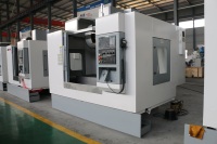 Centro de Mecanizado Vertical CNC de 3 Ejes VMC650, Fresadora de Alta Precisión con Gran Capacidad de Corte