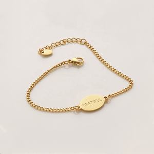 Bracelet chaîne fine en or avec message de gratitude gravé, réglable, bijou significatif, cadeau pour femme - Product Image 1