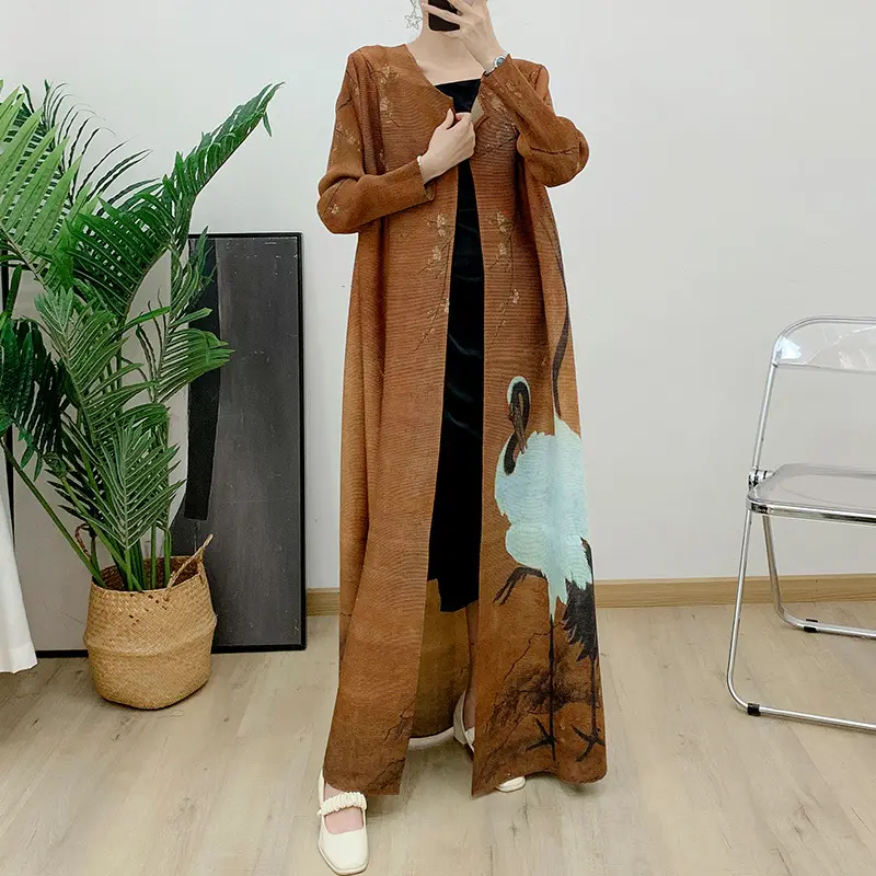 2024 Hot Selling Pleated Abaya Coat Dubai Women's Long Coat Large Size Printed Elegant Style Pleated Robe