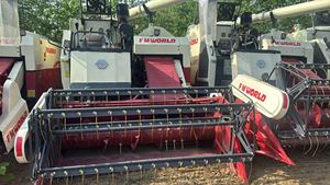 Vendita diretta di seconda mano di alta qualità macchine agricole FMWORLD Ruilong PLUS ++ 125HP mietitrebbie con grande <span class=keywords><strong>granaio</strong></span> - Product Image 2