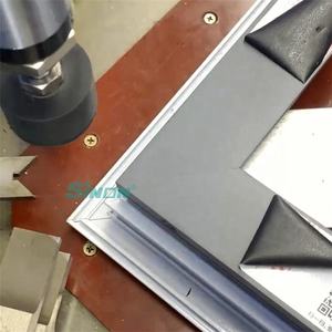 Sertisseuse d'angle de fenêtre en aluminium Marque Sinon - Product Image 6