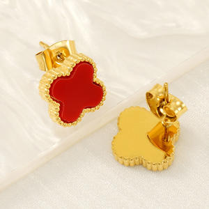 <span class=keywords><strong>Pendientes</strong></span> de tuerca de moda de acero inoxidable de <span class=keywords><strong>oro</strong></span> de 18 quilates Diseño de trébol de cuatro hojas dulce a juego Simple de lujo de gama alta - Product Image 2