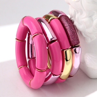 Perhiasan Musim Panas Baru Modern Aksesoris Pink Hangat Anting Rantai Geometris Kalung Hati Gelang Manik-Manik Tak Beraturan Berkilau Set