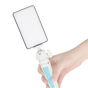 W160C Luz de vídeo de bolsillo Led bicolor con Adaptador de zapata fría 3100mAh 2500-6500K Panel de relleno Lámpara Luz de cámara para <span class=keywords><strong>Youtube</strong></span> - Product Image 6