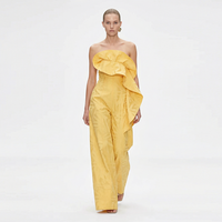 Combinaison une pièce pour femme, style Bohème Chic, en lin et coton, jaune, avec détails œillets, haut bustier sans bretelles, volants, broderie, coupe jambe large, idéale pour l'été et les vacances, personnalisable