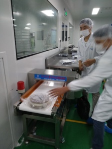 Máquina industrial del detector de metales de la comida del alto rendimiento con <span class=keywords><strong>el</strong></span> rechazo para los bocados y la leche - Product Image 6