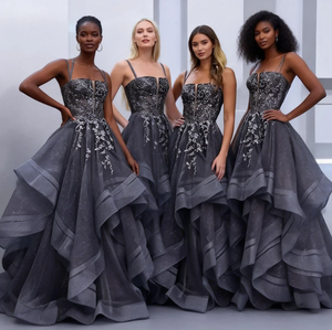 Abito da Sera in Tulle a Strati Grigio con Applicazioni in Pizzo Scintillante e <span class=keywords><strong>Schiena</strong></span> Incrociata per Cerimonie e Matrimoni - Product Image 2