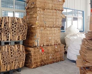 เครื่องอัดไฮดรอลิกสำหรับขยะกระดาษแข็ง ขวดพลาสติก ขยะรีไซเคิล / เครื่องอัดแนวนอนสำหรับเสื้อผ้า - Product Image 4