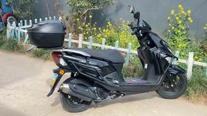 ซูซูกิ AFR125 พรีเมียม สกู๊ตเตอร์ 125 ซีซี - ที่เก็บของขนาดใหญ่ และที่พักเท้ากว้างขวาง 280 มม. - Product Image 6