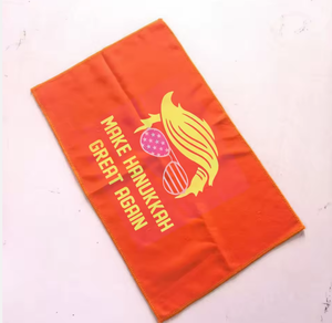 Serviette de boule de <span class=keywords><strong>bowling</strong></span> en microfibre sublimée par teinture de style amusant à impression unilatérale Serviette de rallye <span class=keywords><strong>pour</strong></span> événement de football Promotion - Product Image 3