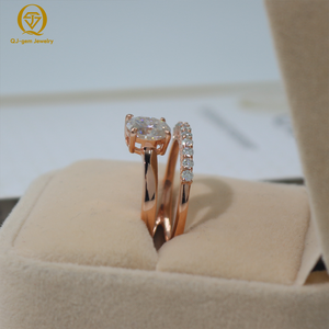 Bagues au design unique, diamant de laboratoire taille ovale, haute clarté, couleur D, or 18 carats avec certification IGI, personnalisées pour alliance de mariage - Product Image 3