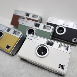 กล้องฟิล์ม Kodak ฮาล์ฟเฟรม 35 มม. พร้อมแฟลชในตัว โฟกัสอัตโนมัติ น้ำหนักเบา ขึ้นฟิล์มเอง ชัตเตอร์ 1/100 วินาที คุณภาพสูง สไตล์เรโทร - Product Image 6