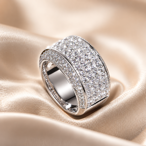 Anello Unisex con Zirconi Incastonati, Gioiello da Dito di Lusso alla Moda con Micro-Incastonatura - Product Image 4