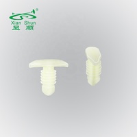 Xian Shun Universal Xmas Tree Clip Nylon 100Pcs Garniture Intérieure Toit Retenue & Clips Auto Car FastenerClips