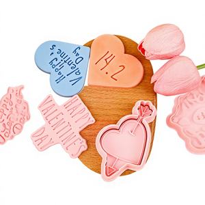 Moules à biscuits 3D en forme de cœur avec inscription « Love Heart Words » et motif ours enlacant un cœur, pour la simulation DIY - Product Image 4