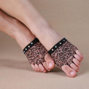 2025 Dancer 5-Hole Leopard Print Rhinestone Belly Dance Practice Shoes con plantillas Cómodas almohadillas para los pies para entrenamiento - Product Image 1